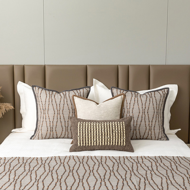 Luxury Lifestyle Boutique - Sarung Bantal Lumbar Gaya Mewah dari
